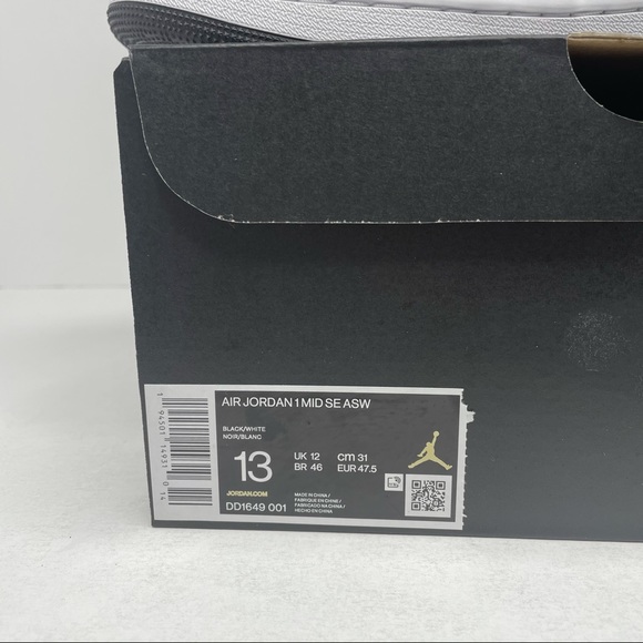 Nike Air Jordan 1 Retro Mid SE “Carbon Fiber” NEW - Picture 7 of 7